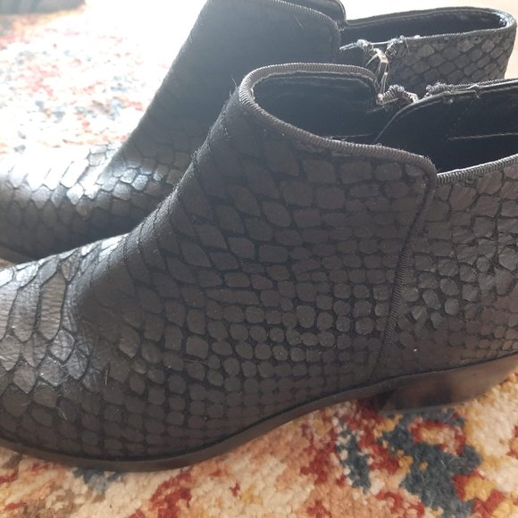 Sam Edelman black snake skin booties - Picture 9 of 9